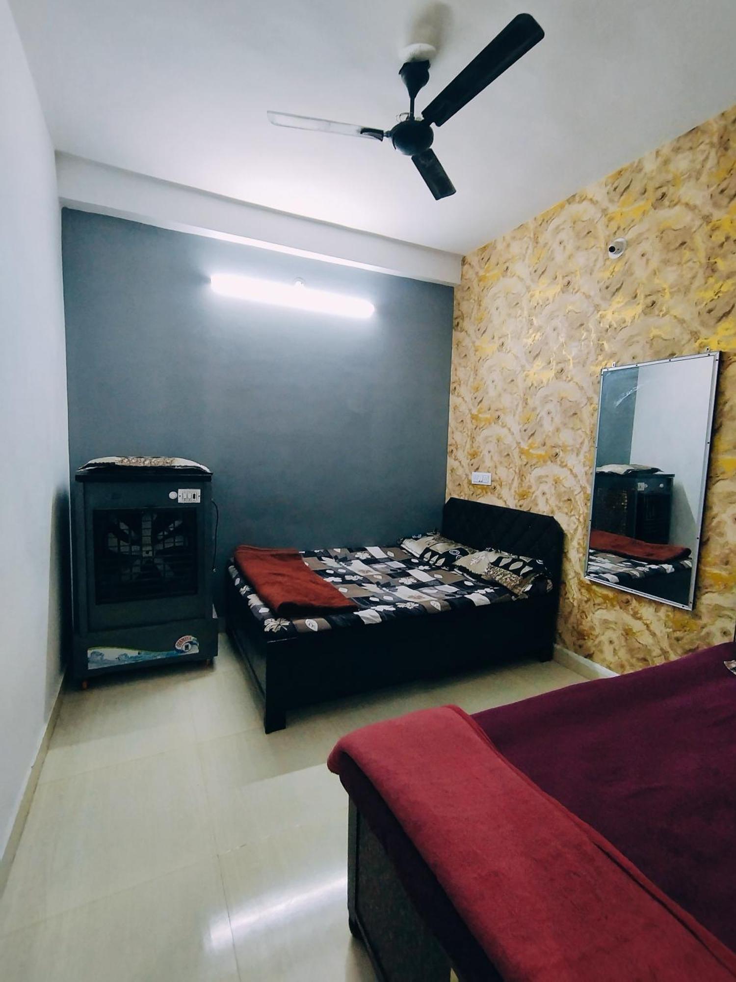 Kalpeshwar Homestay ウッジャイン 部屋 写真